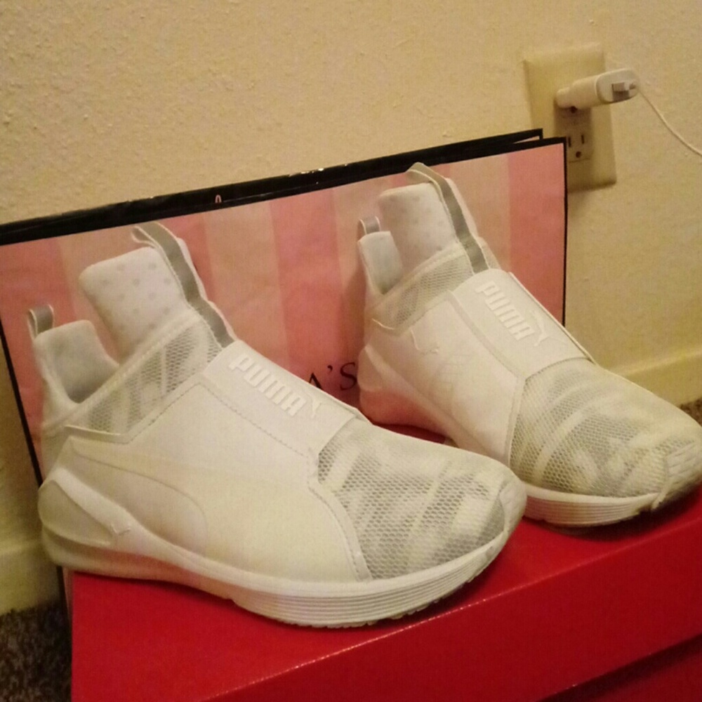 Rhianna Fierce Swan Puma Sneakers