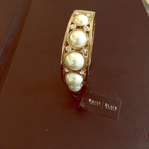 WHBM Pearl Cuff Bracelet - Picture 3 of 3