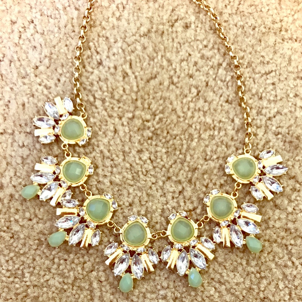 Express statement necklace