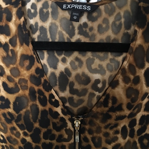 Express Leopard Print Zip Front Blouse - Picture 3 of 4