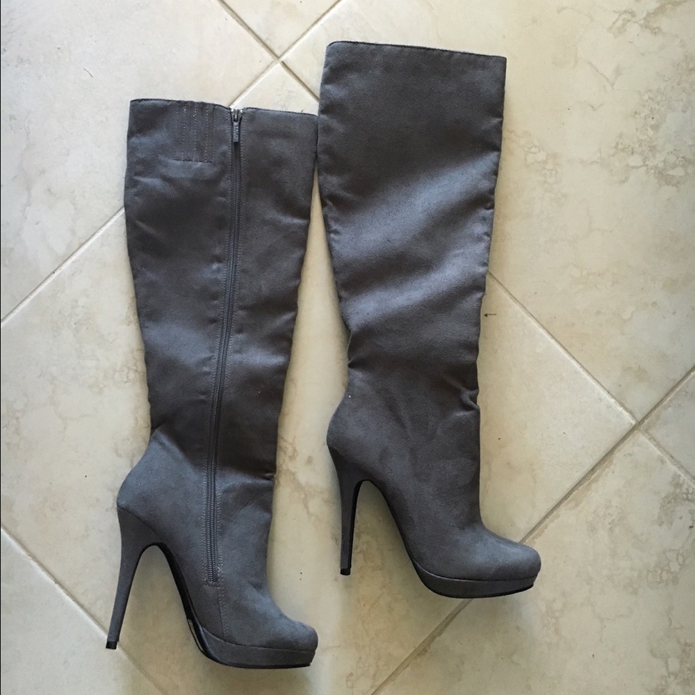 Suede heeled boots