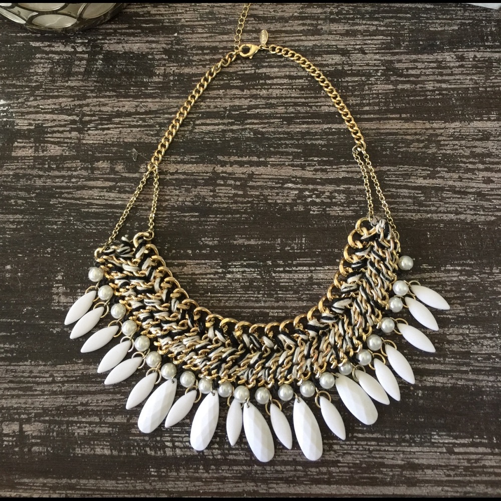 Express necklace