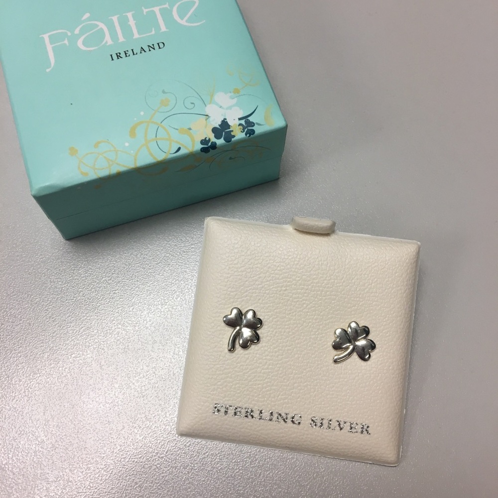 Bridget's | Sterling Silver Shamrock Earrings