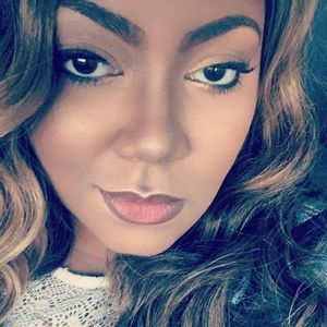 Meet your Posher, Leah