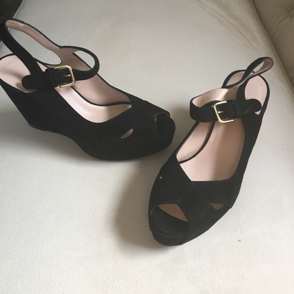 Reduced!! Stuart Weitzman Turnover Platform