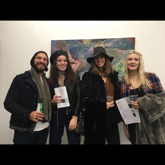 Meet your posher, Alison 🌻 - Picture 4 of 6