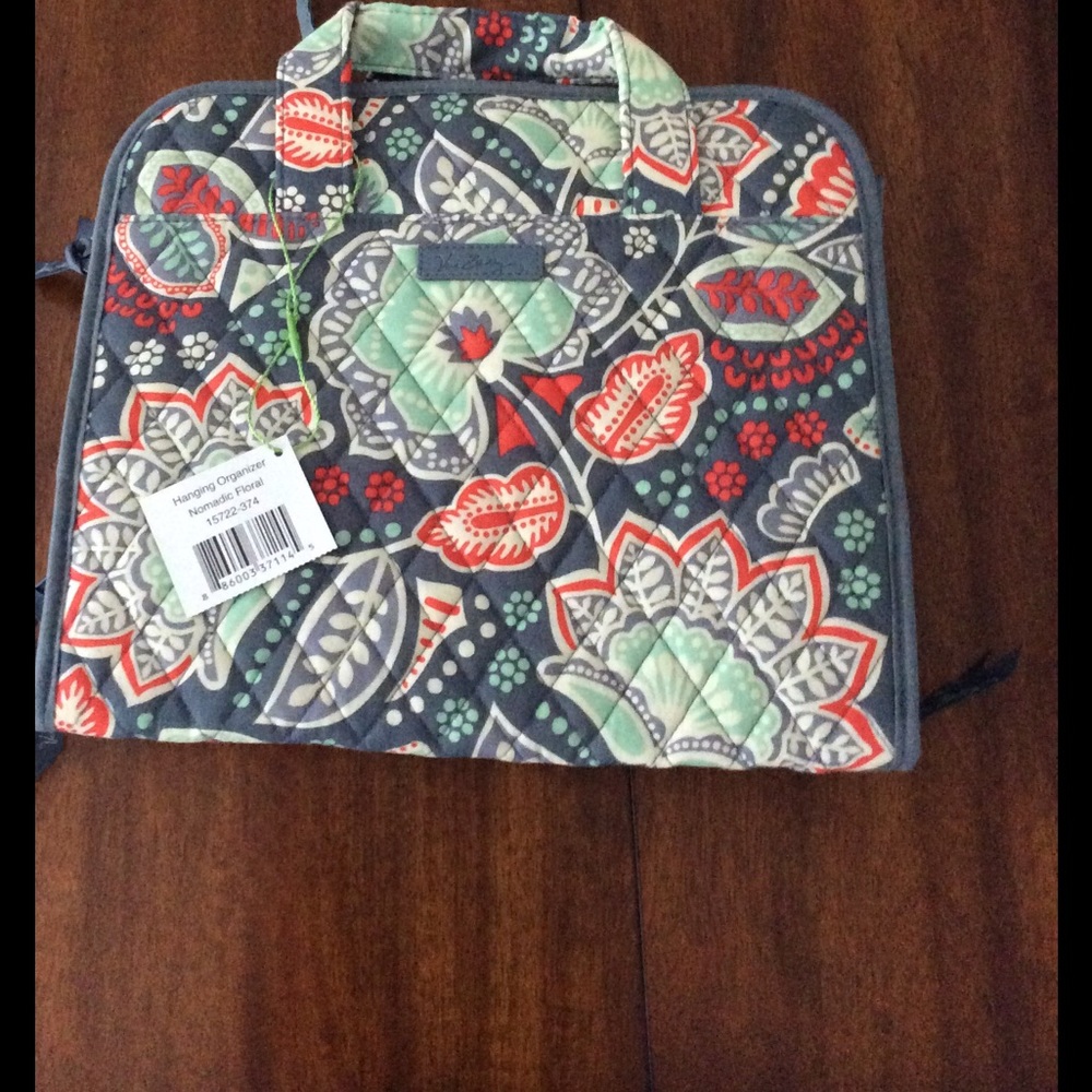 NWT Vera Bradley hanging organizer!!!