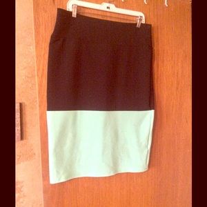 Lularoe XL Cassie. Black and mint green.