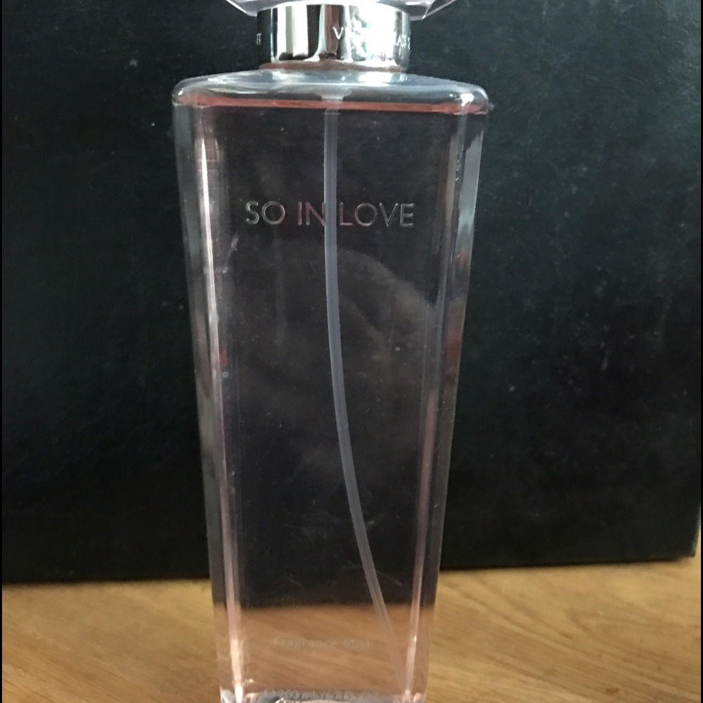 So in love spray Victoria Secret