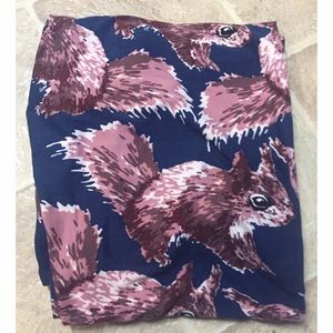 🦄LuLaRoe Tall and Curvy Squirrel Leggings🦄