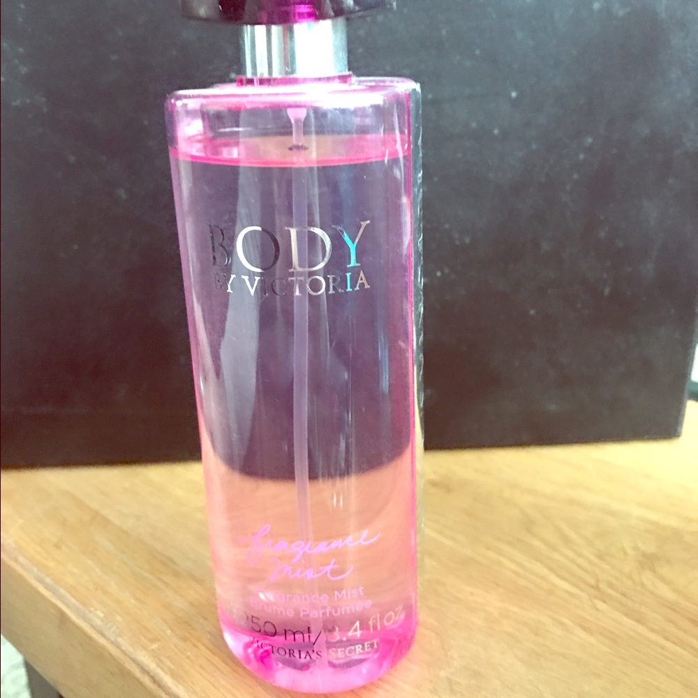 Body by Victoria's Secret spray