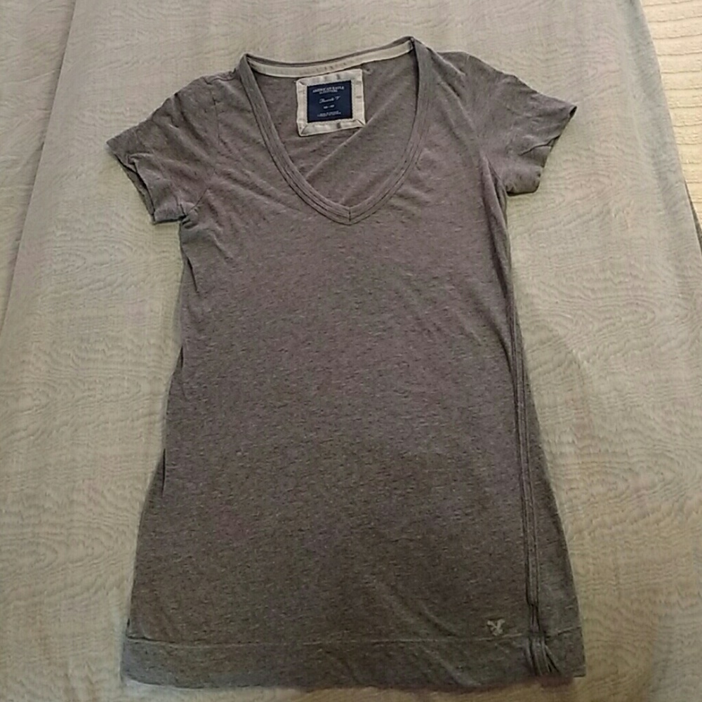 American Eagle t shirt