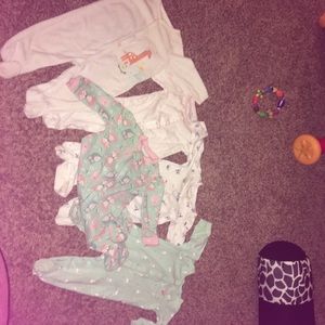 5 pieces Carters Baby Girl Sleepers Pajamas Footie