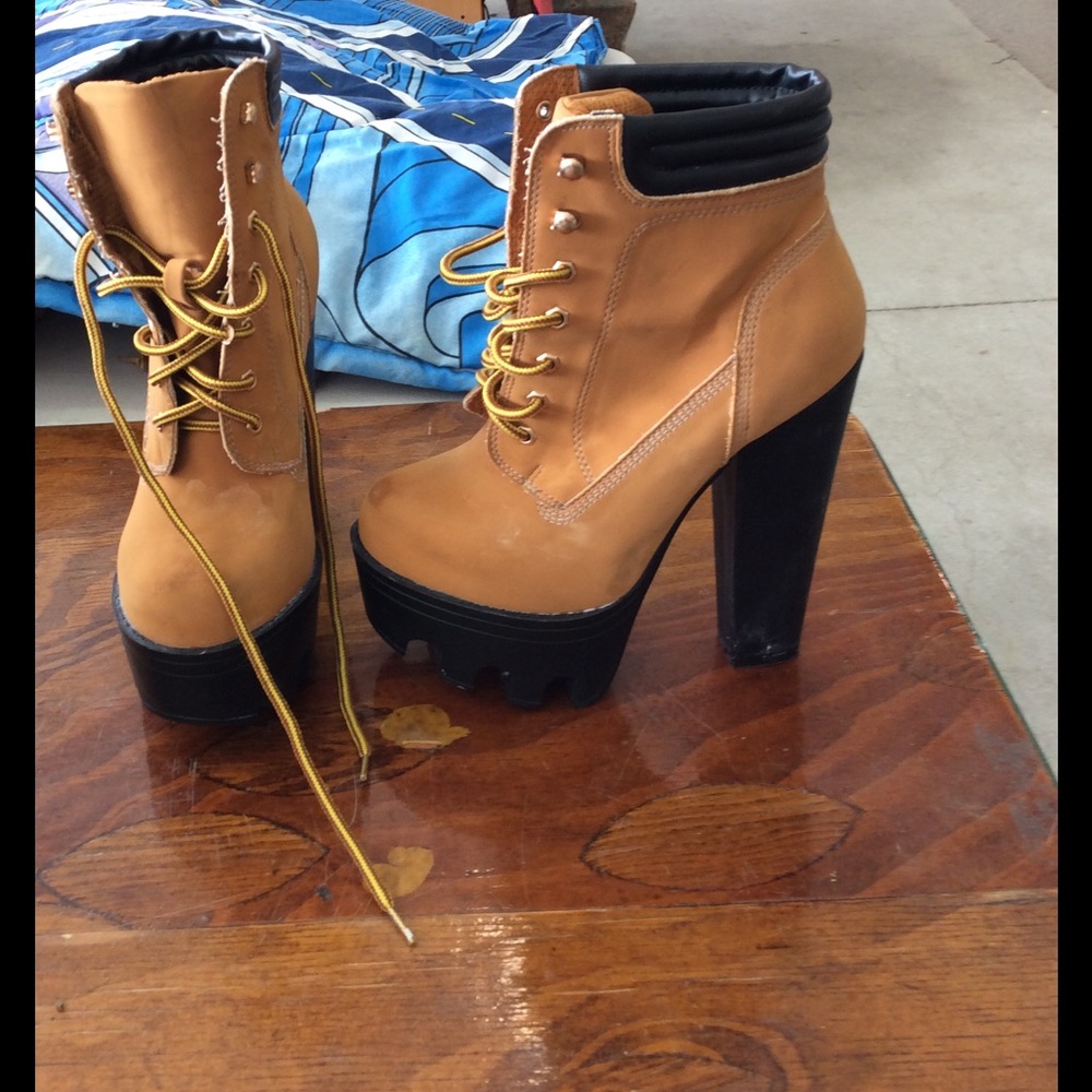 Wedge boot