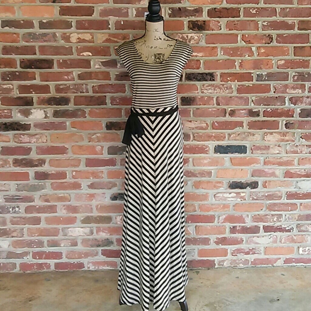 🎈Sold🎈Maxi dress.