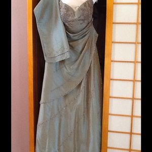 Mother of the bride/evening gown with shawl