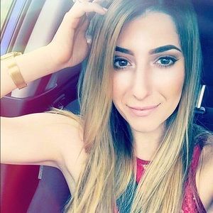 Meet your Posher, Ashley