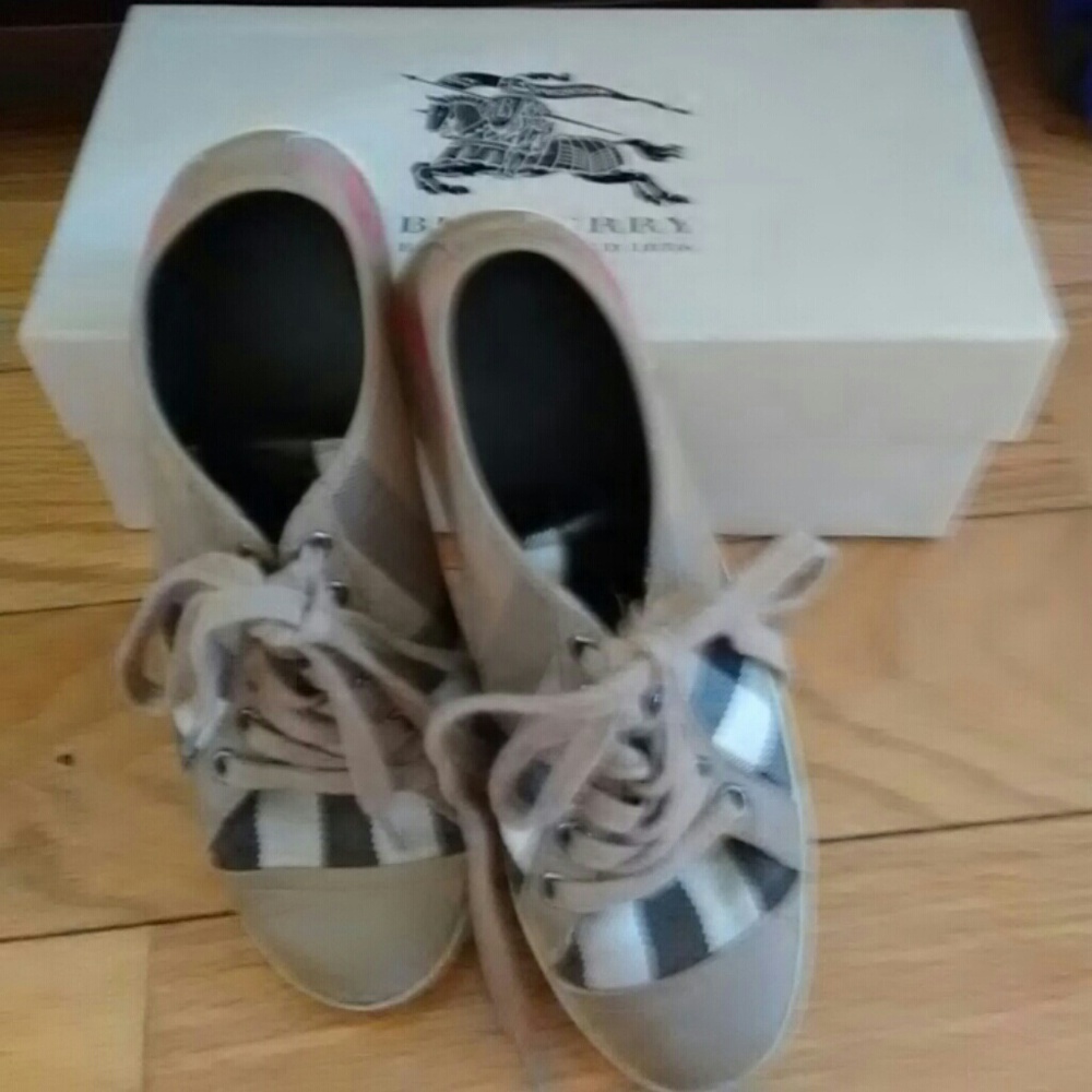 Burberry Tennis Shoes
