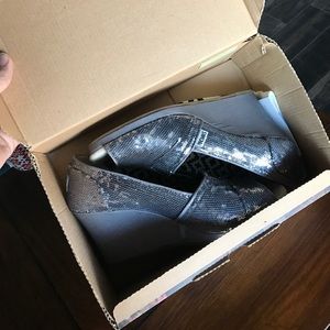 TOMS sparky grey peep toe wedges