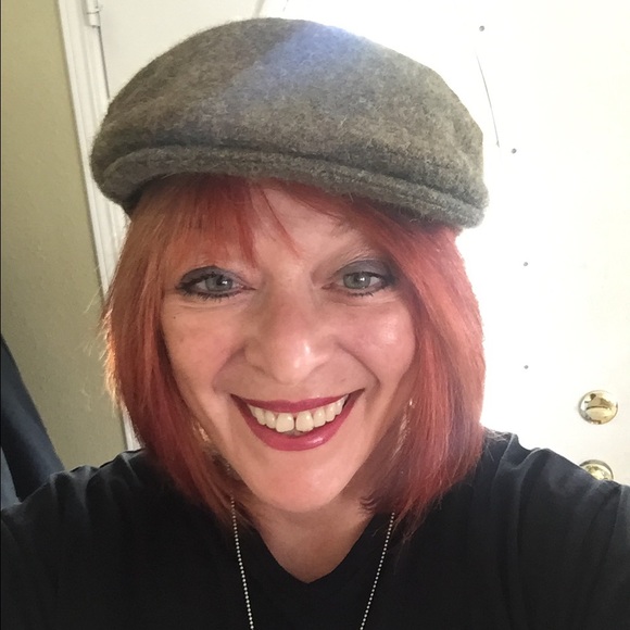 Meet your Posher, Janis - Picture 2 of 2