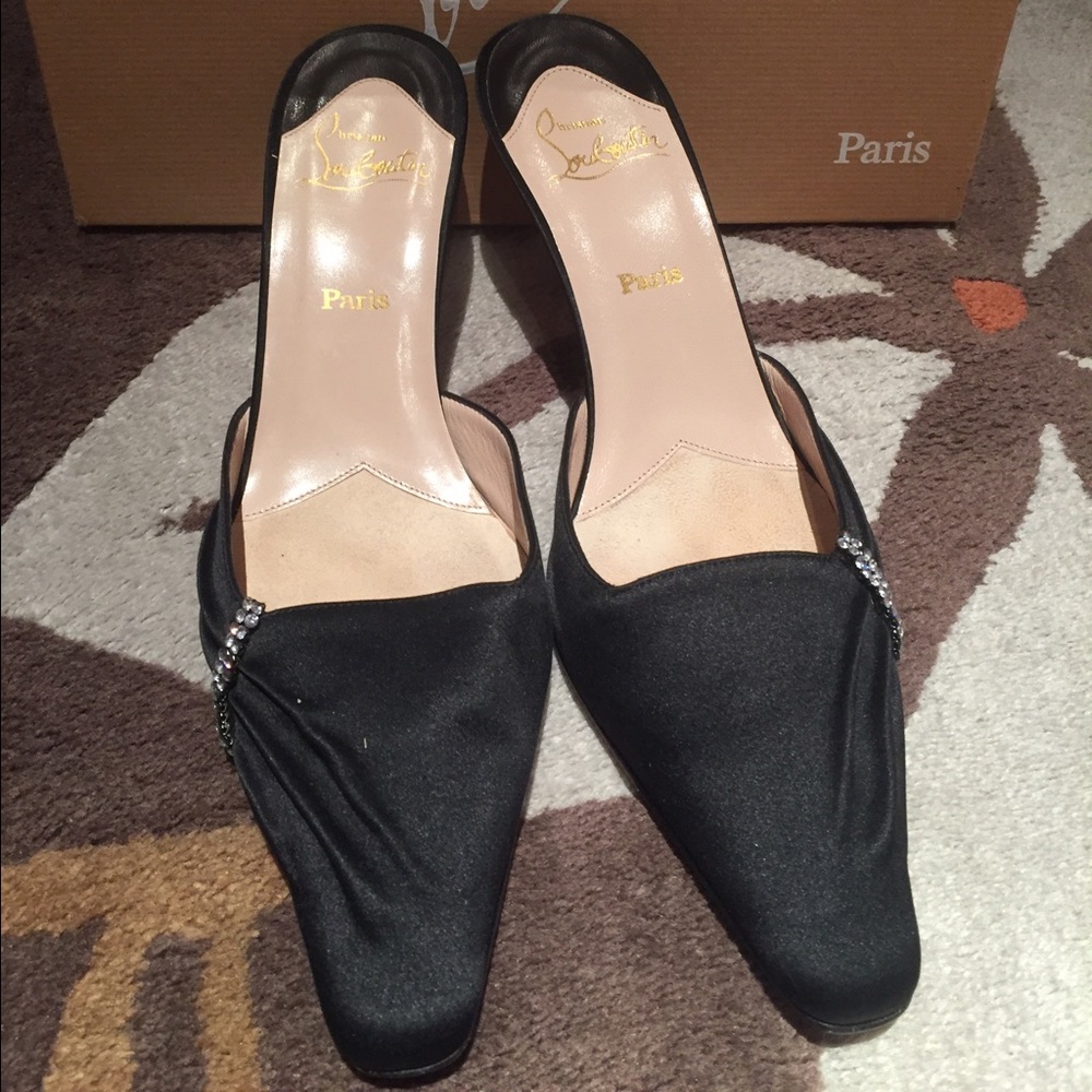 Women's Size 8.5 Christian Loubotin