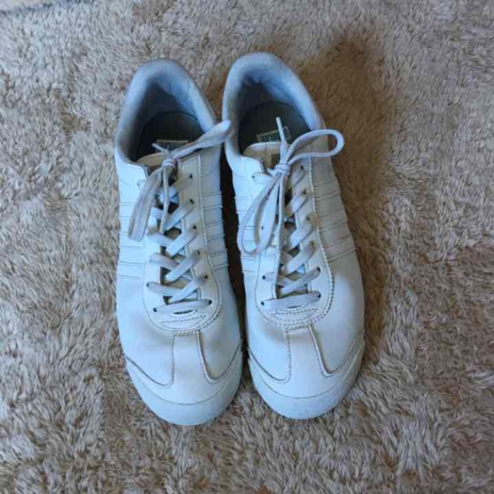 Adidas Sneakers