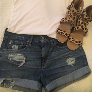 AG Destructed Boyfriend Short