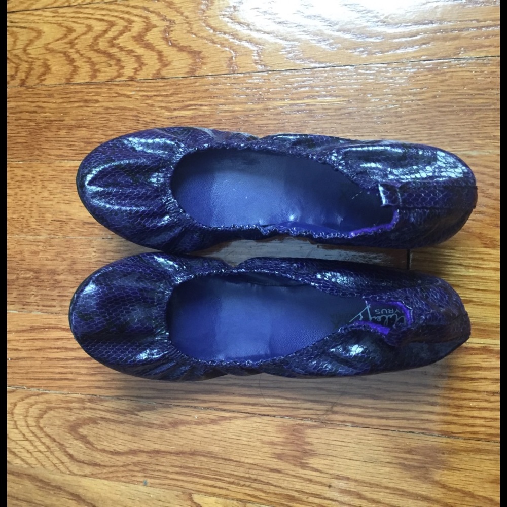 Max Azria x Miley Cyrus purple Flats size 8
