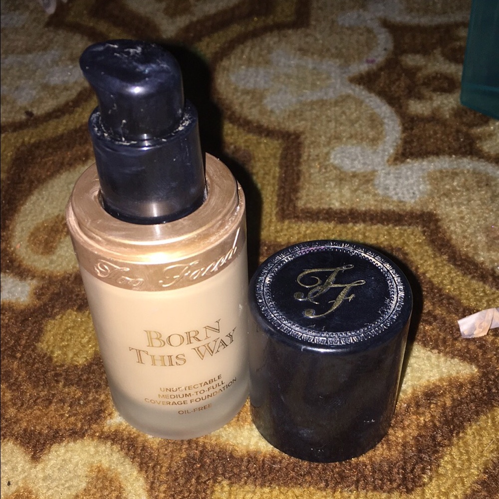 Too Faced Born This Way Foundation