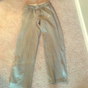 Grey NIKE sweatpants!! XS