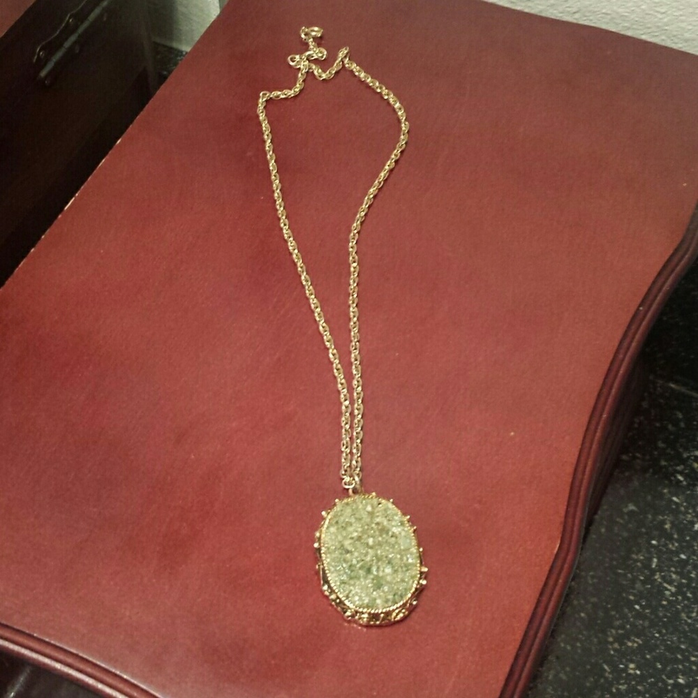 Green rock necklace