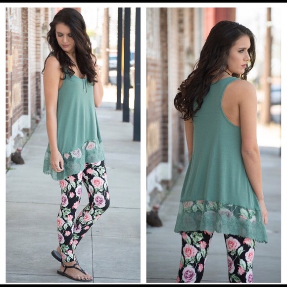 ✅Outfit✅ Shirt+Leggings size L - Picture 3 of 3