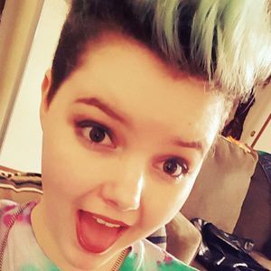 Meet your Posher, Jeni