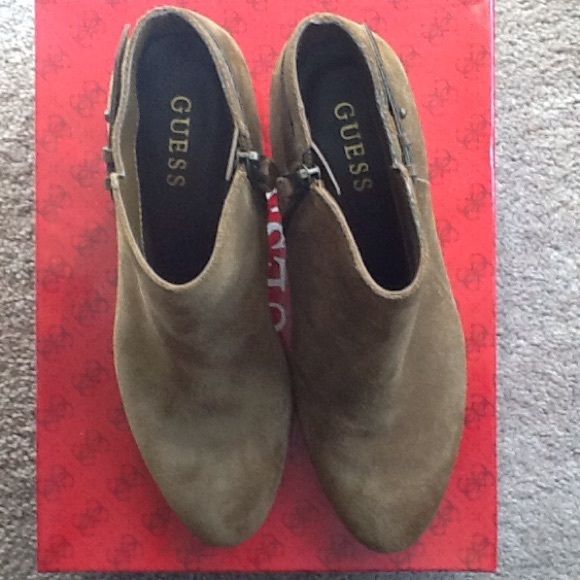 Tan suede Guess booties size 8. New condition. - Picture 3 of 3