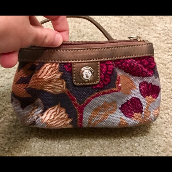 Clutch - Picture 2 of 4