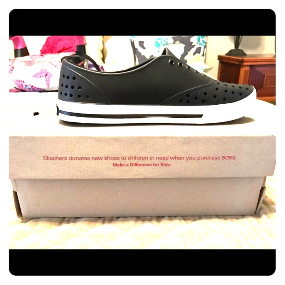 NIB Bobs black women's shoe size 8