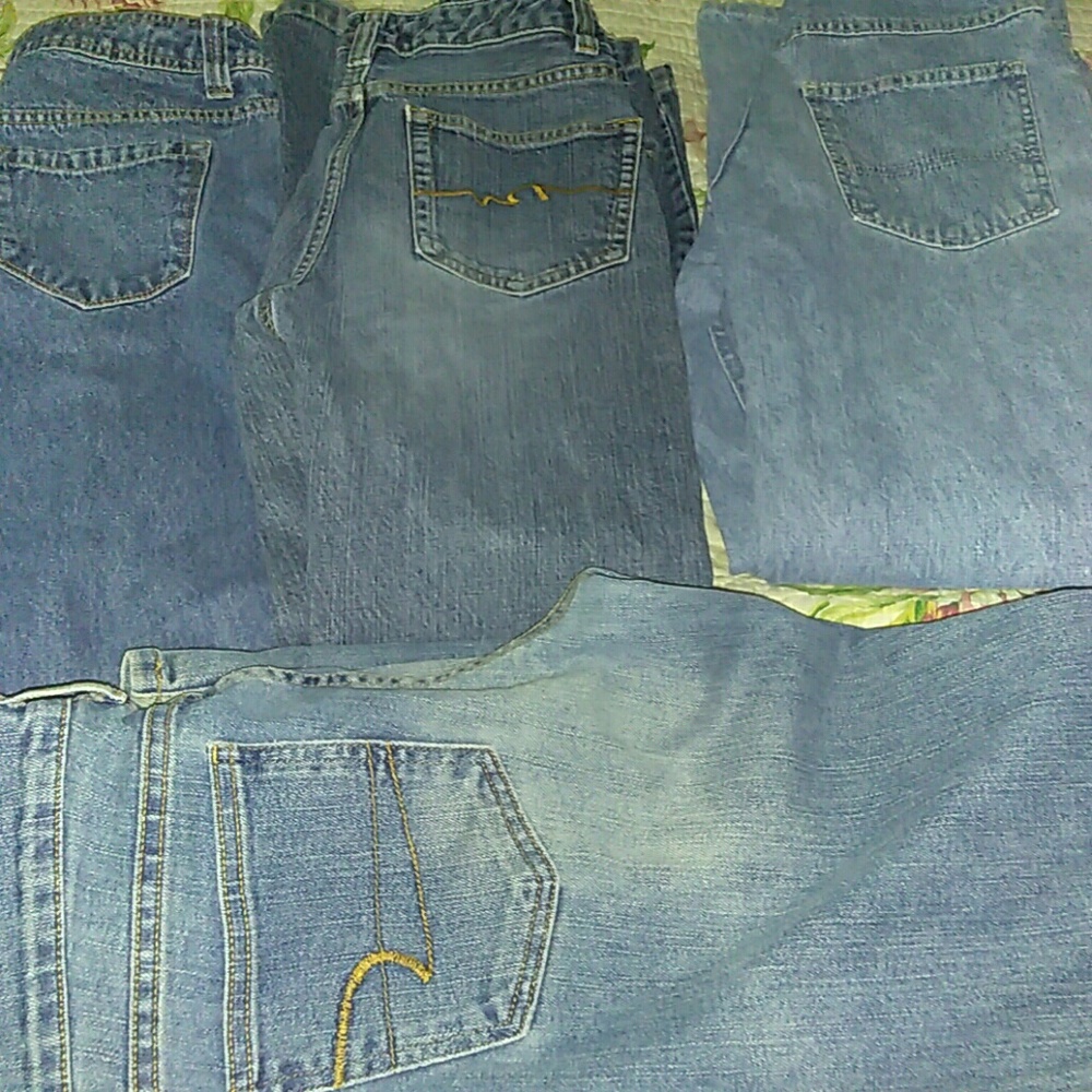 Bundle of 4 jeans