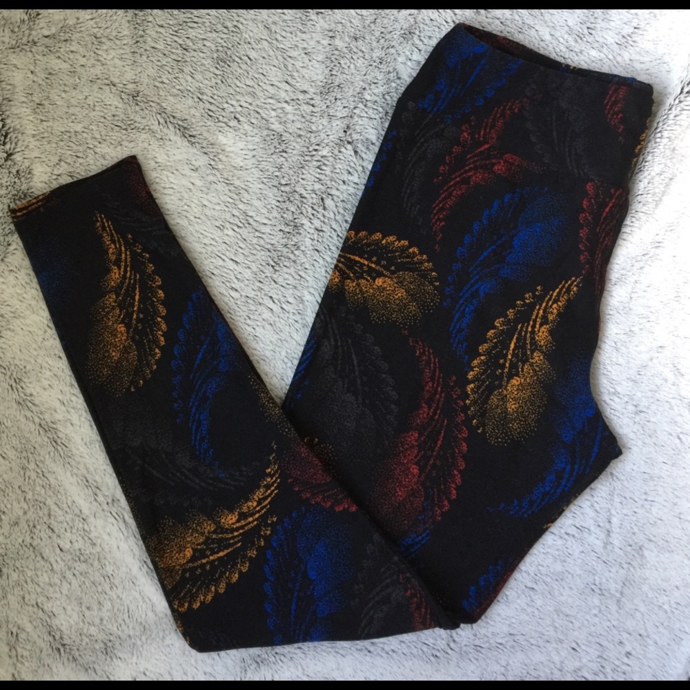 Lularoe tall curvy feather Leggings TC