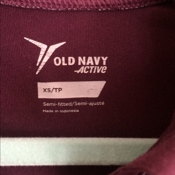 Old navy active 1/2 zip long sleeve top - Picture 4 of 4