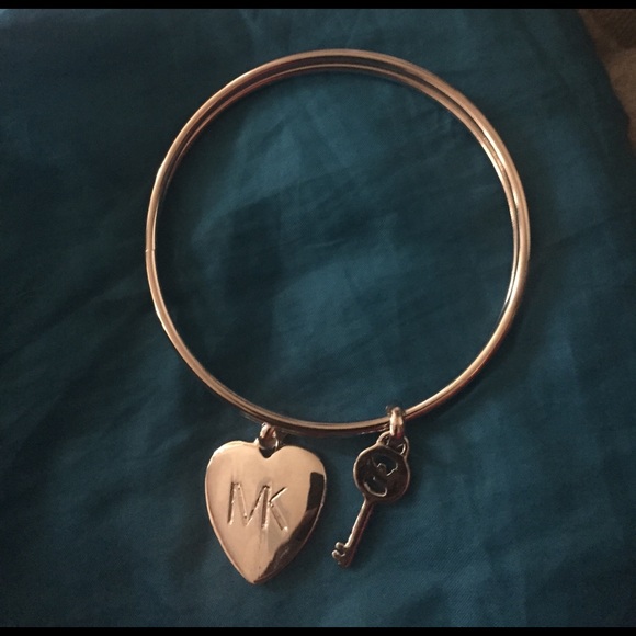 *SALE* Michael kors charm bracelet - Picture 3 of 3