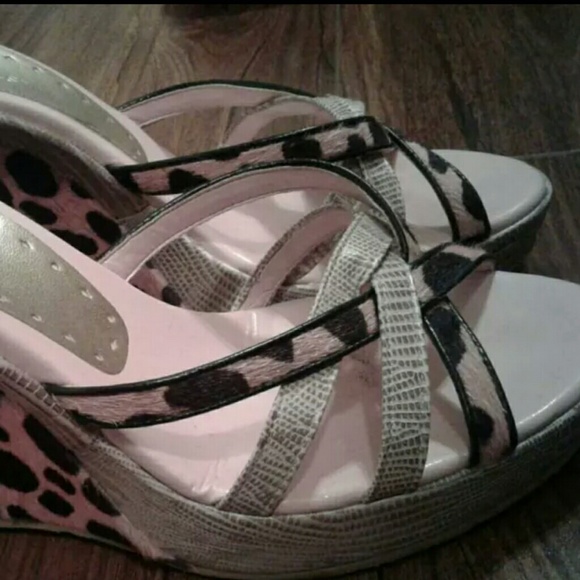 WOMEN'S, BCBG, WEDGES FOR SALE! - Picture 2 of 4