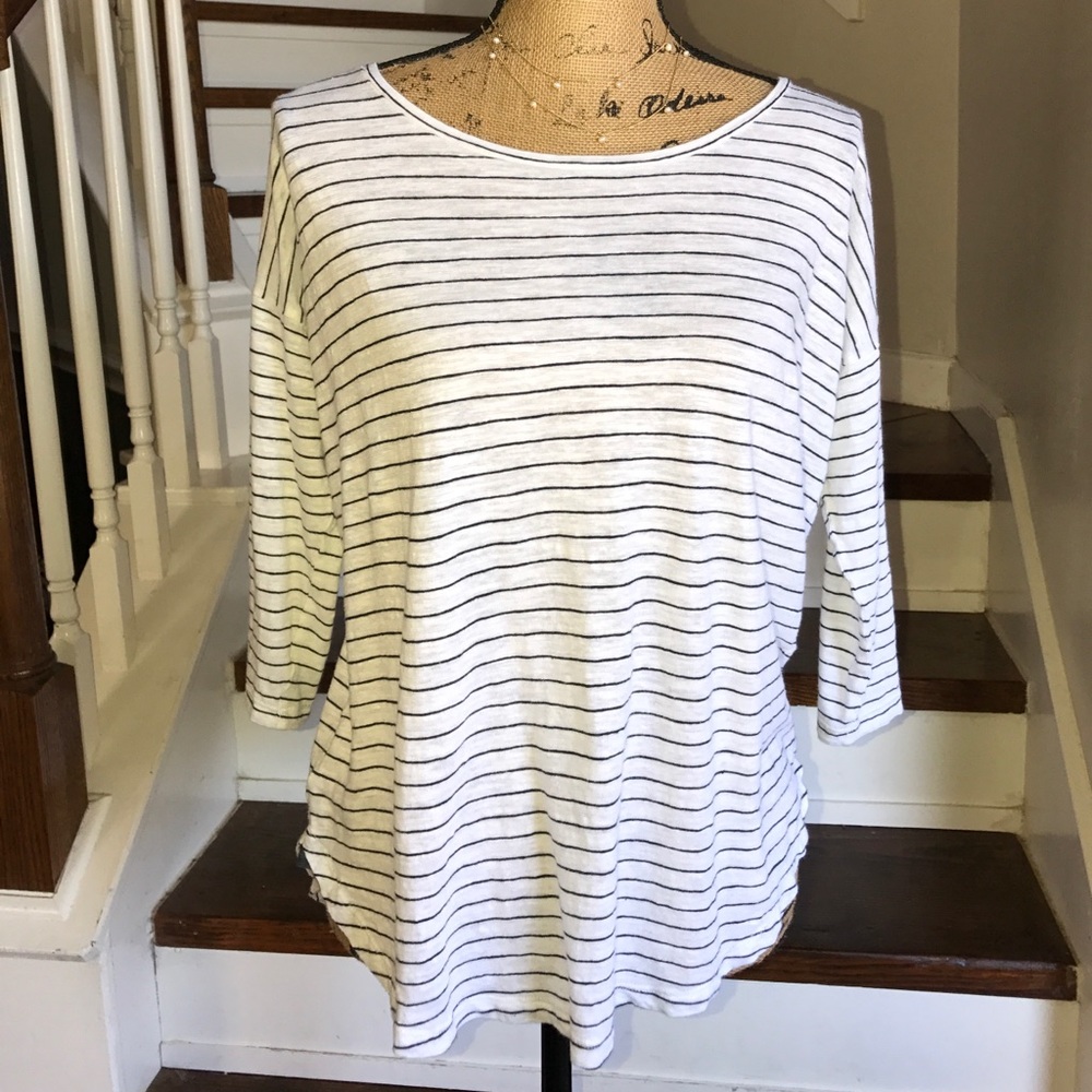ANN TAYLOR Top!!! - Picture 1 of 5