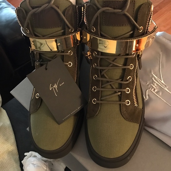 SoLD! NIB Giuseppe Zanotti Plated Strap Double Zip - Picture 2 of 7