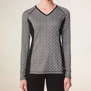 Lands' End long sleeve v-neck tee NWT