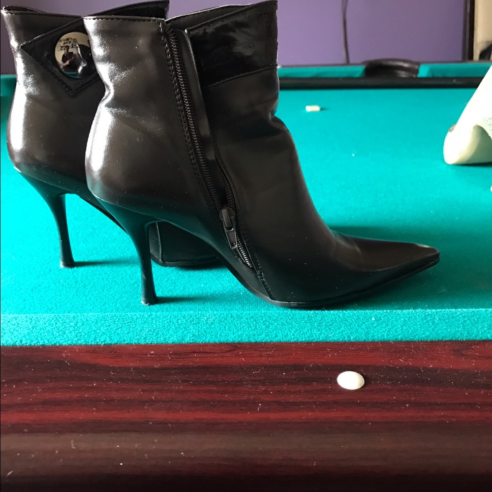 High heel ankle bootie