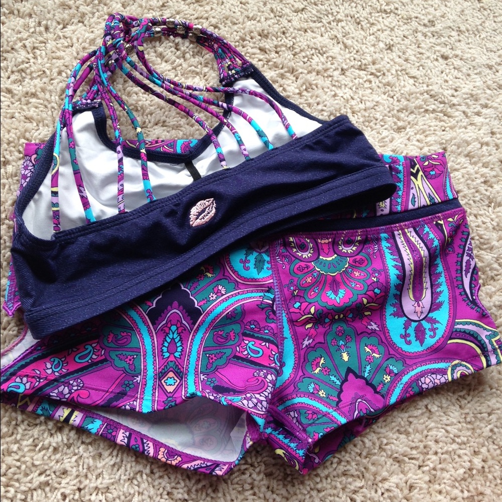 California Kisses Dance Set: Pretty In Paisley