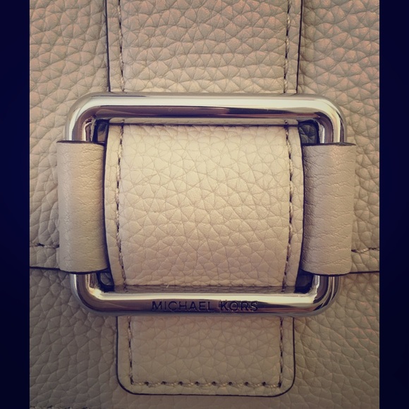 Matching Michael Kors purse and wallet👜👝 - Picture 2 of 8