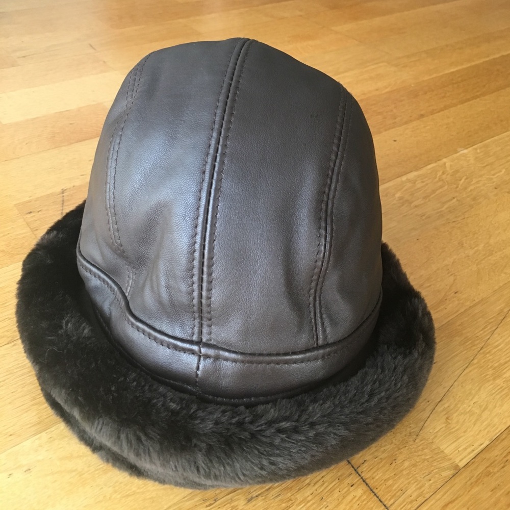 {Like Ugg} Real Leather & Shearling Hat