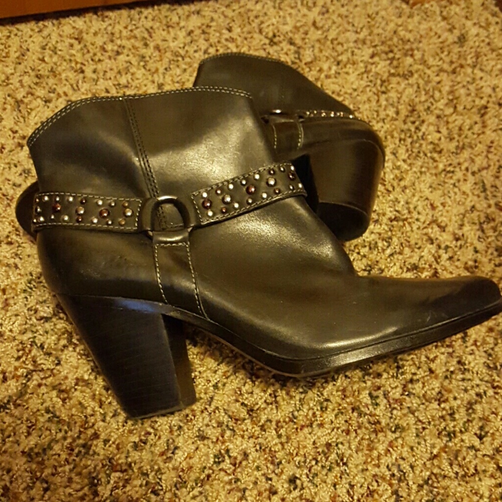 Black ankle boots. Never worn. Leather