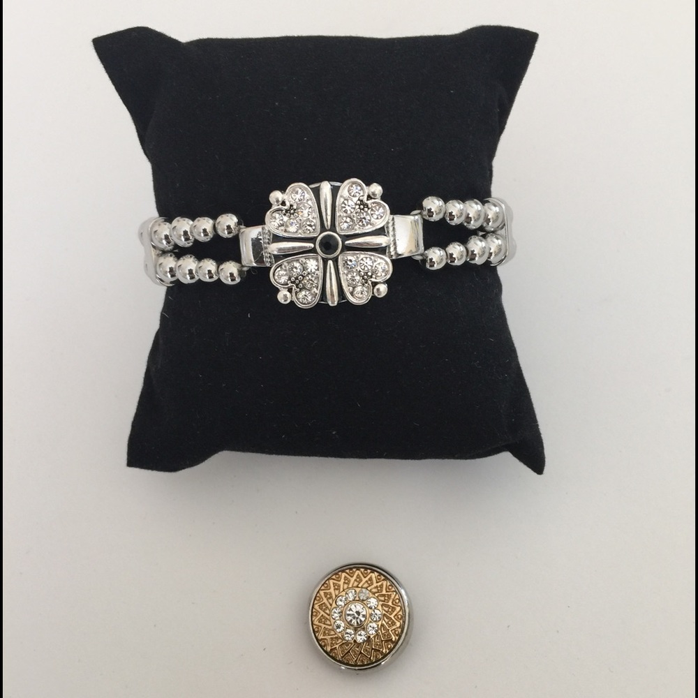 Stretch Bracelet With Snap Charms New